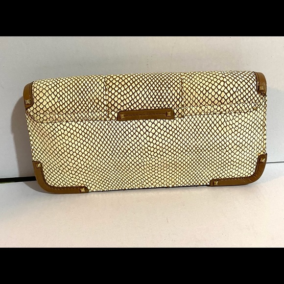 Burlier - Picture 2 of 10